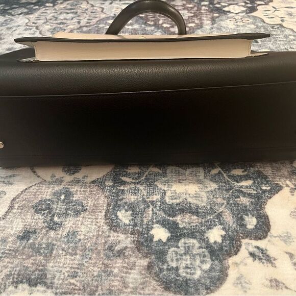 Kate Spade Black and Cream Shoulder Bag with Modern Elegance - Picture 15 of 16